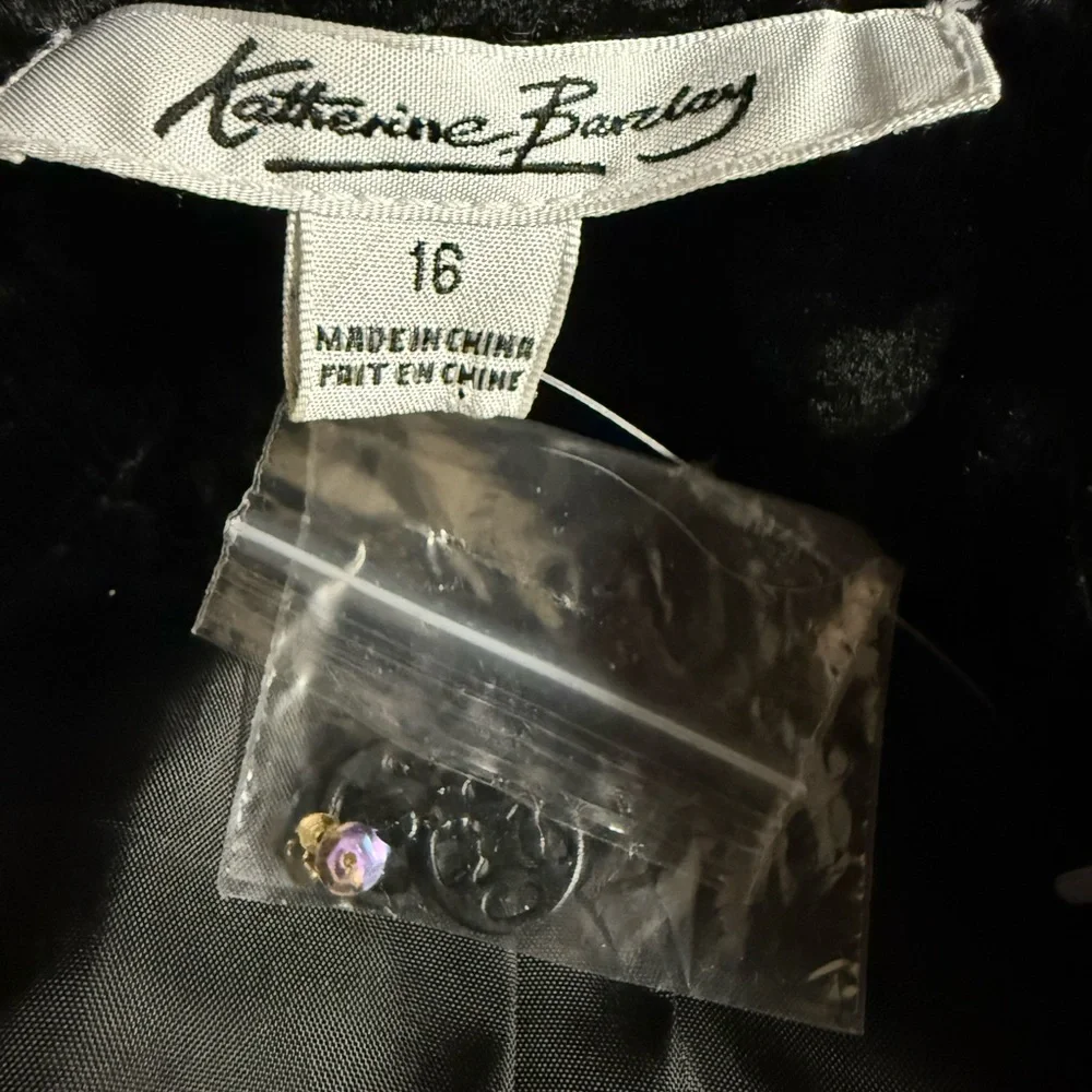 Katherine Barclay Black Blazer with Gold Embroidery - Picture 10 of 10